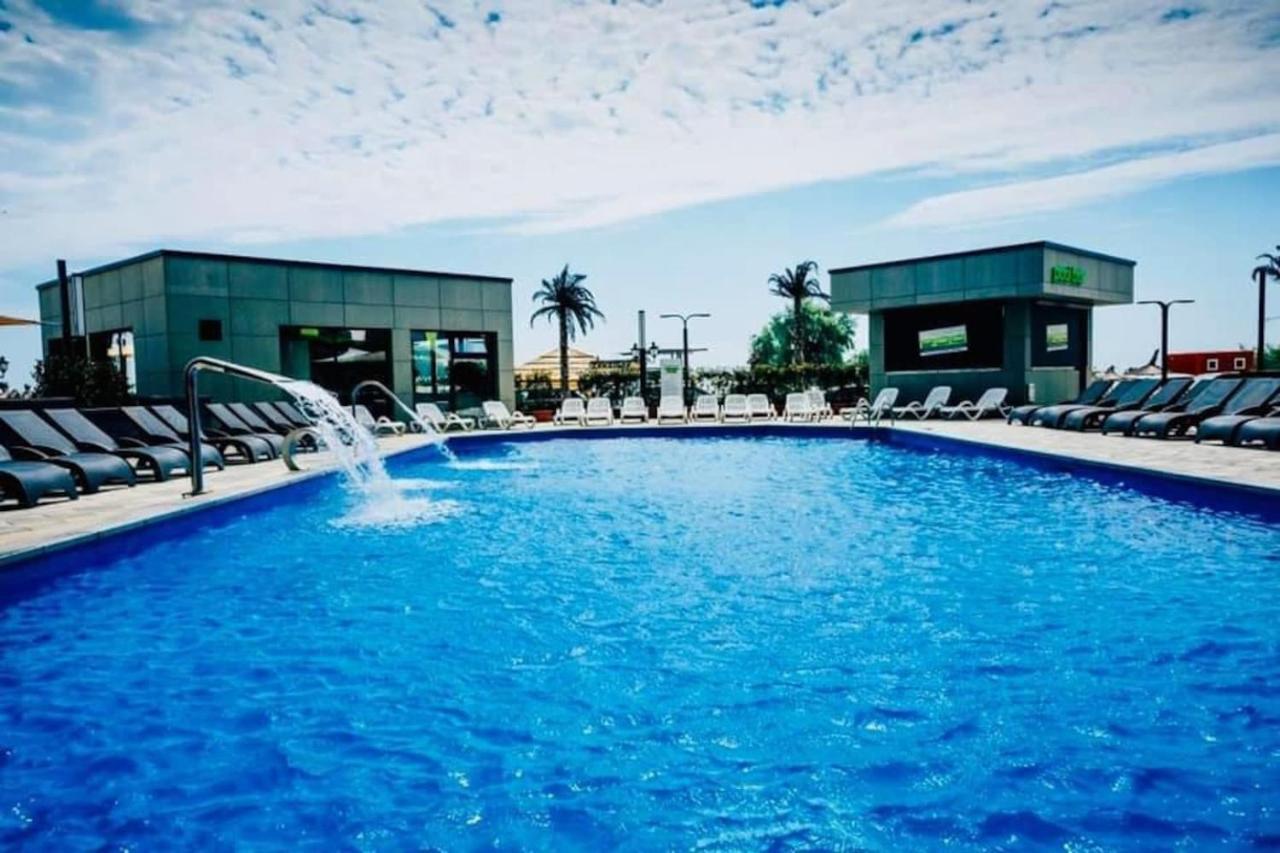 Baby Sea View And Pools Apartment- Mamaia Beach Resort Năvodari Zewnętrze zdjęcie
